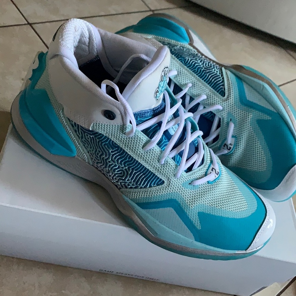 Kawhi Leonard Christmas New Balance